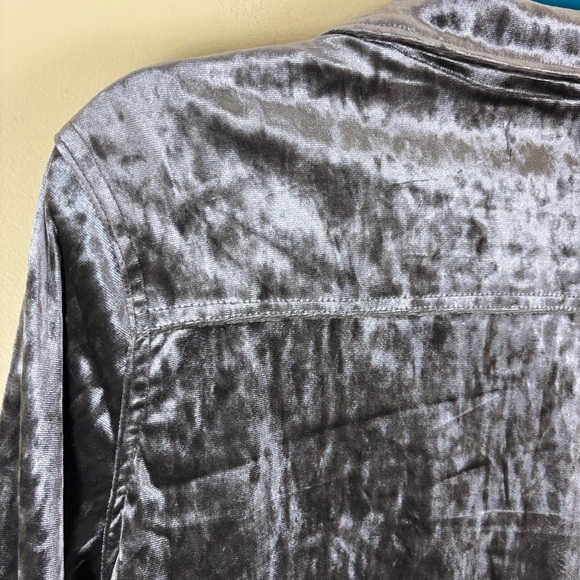 NWT OAT NY Contemporary Grey Velvet Western Style Cropped Snap Shirt Size M - Picture 13 of 15